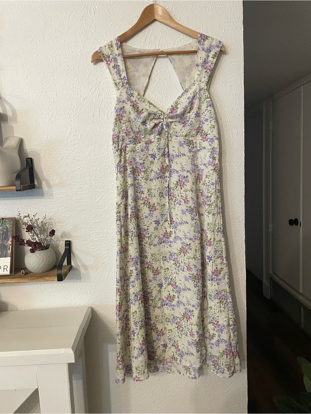 NWOT ASTR the Label Floral Tie-Front Midi Dress White Lavender Large - Picture 2 of 8